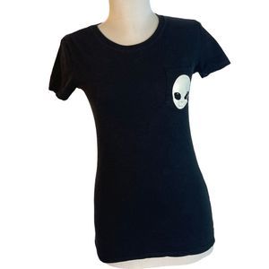 Alien Pocket Glow-in-The-Dark Juniors T-Shirt Size Medium